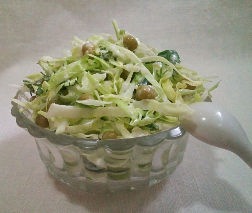 салат з вареної капусти на японській дієті
