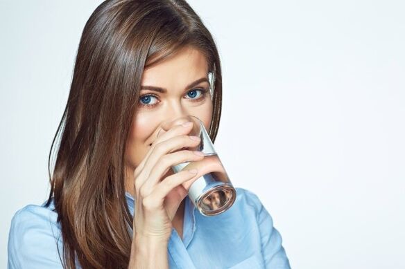 Вживання чистої води є обов'язковою умовою виходу з гречаної дієти